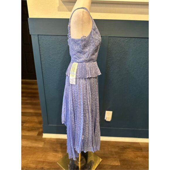 BCBGMAXAZRIA FIT AND FLARE PLEATED ASYMMETRIC MIDI DRESS - Picture 4 of 8